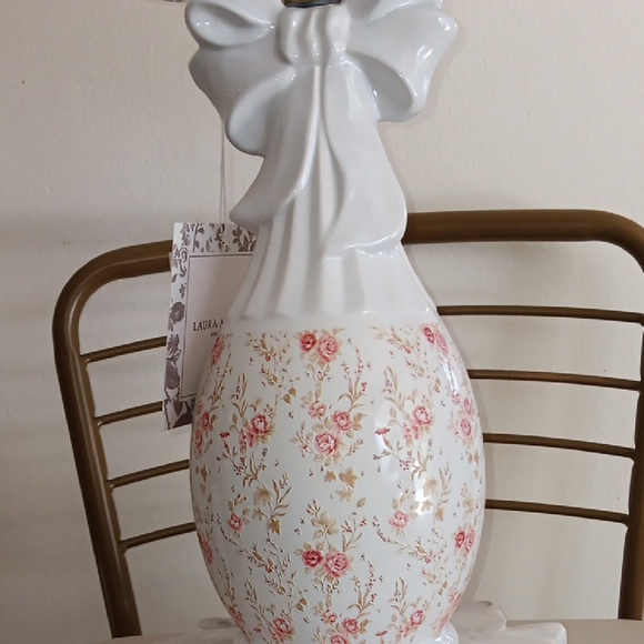 New!Viral Laura Ashley Bow Floral Table Lamp with Pink and White Accents - Picture 3 of 3